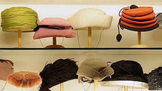 1970’lerde kullanılan şapkalar 