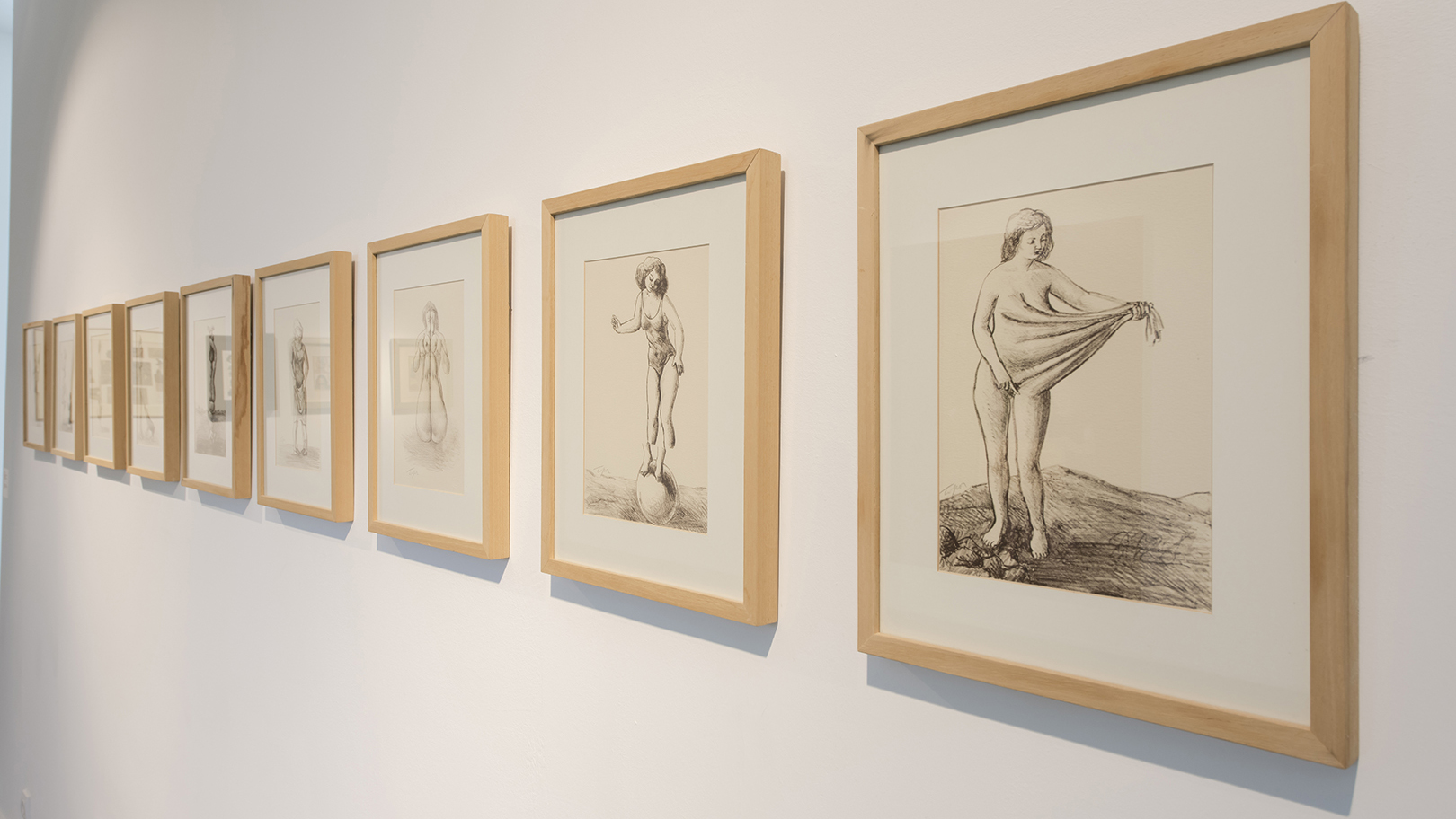 Roland Topor, Nine Beauties or The Judgment of Paris, 1993, lithography, each signed and numbered, 25x18 cm. Photo by Kayhan Kaygusuz.